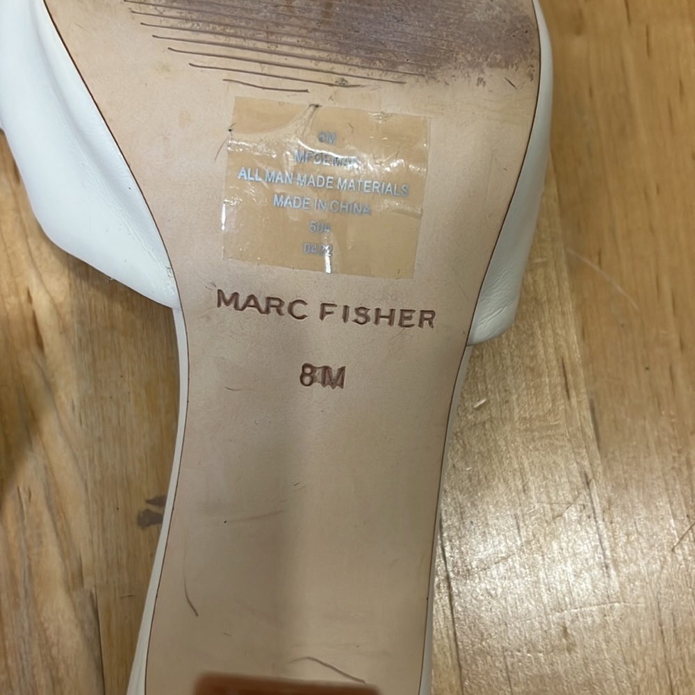Marc Fisher Demar cream colored 4 inch heeled sandal. Size 8M - Picture 7 of 8